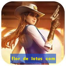 flor de lotus com lua tatuagem